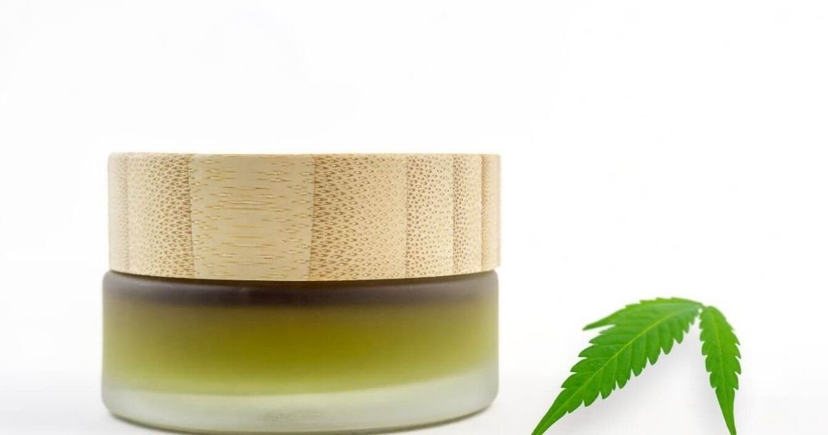 CBD creme kroniske smerter creme-krukke-naer-cannabis